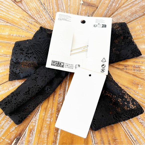 NWT H&M Black Lace Bow Hair Pin - Picture 4 of 5